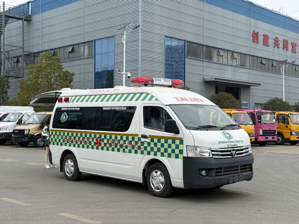 foton g9 ambulance right side view