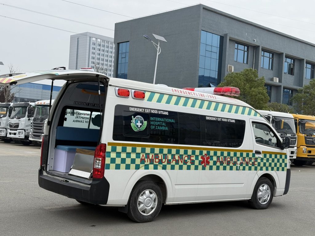 foton g9 ambulance side view